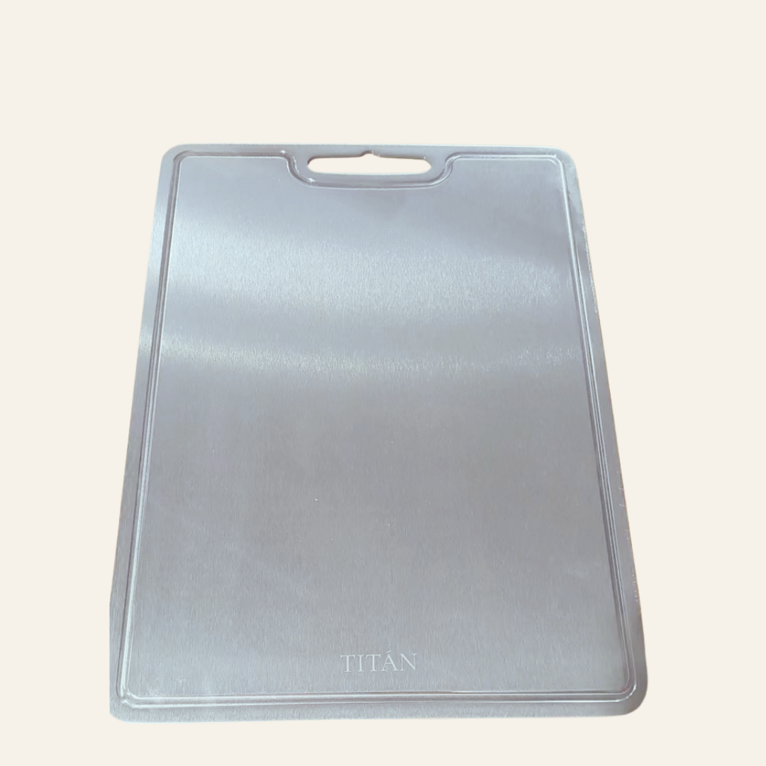 TITÁN Titanium Cutting Board — 39 × 28cm