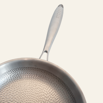 TITÁN Signature Hammered Frying Pan — 28cm