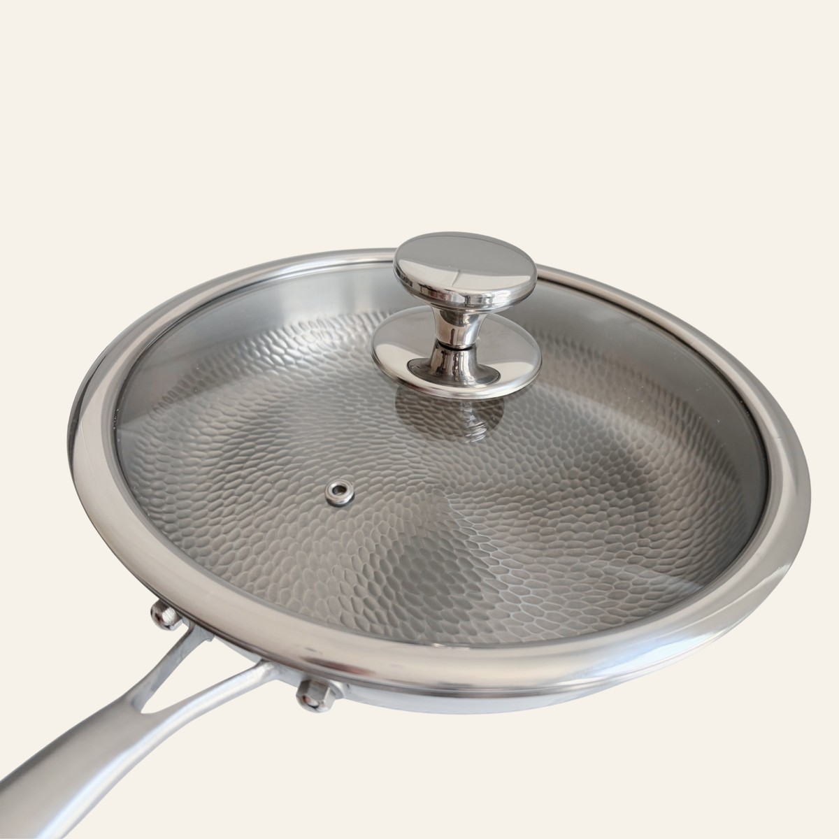 TITÁN Signature Hammered Frying Pan — 28cm