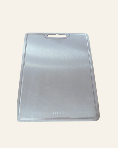 TITÁN Titanium Cutting Board — 39 × 28cm