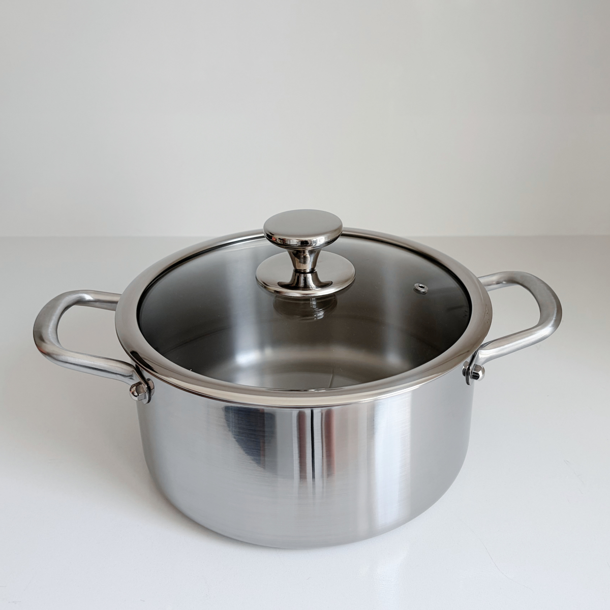TITÁN Classic Soup Pot — 24cm