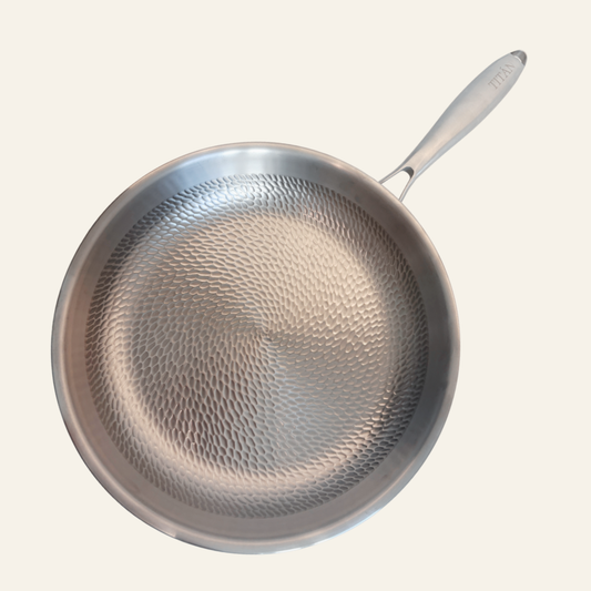 TITÁN Signature Hammered Frying Pan — 28cm